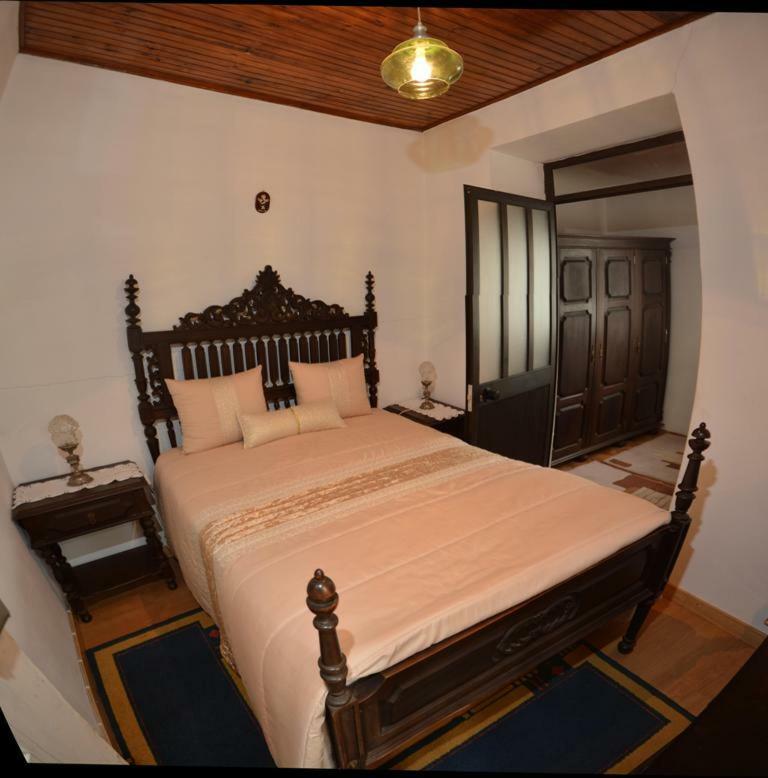 Quarto Deluxe (2 Adultos + 1 Criança)